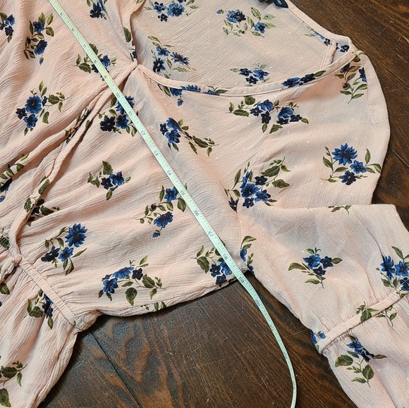 American Eagle Floral Top - Picture 4 of 9